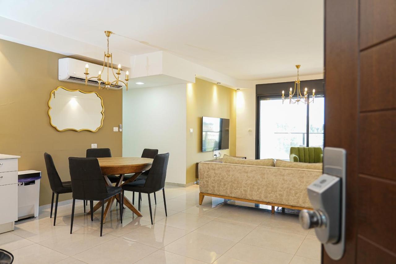 Maorissimo Tower Apartment อักโก ภายนอก รูปภาพ