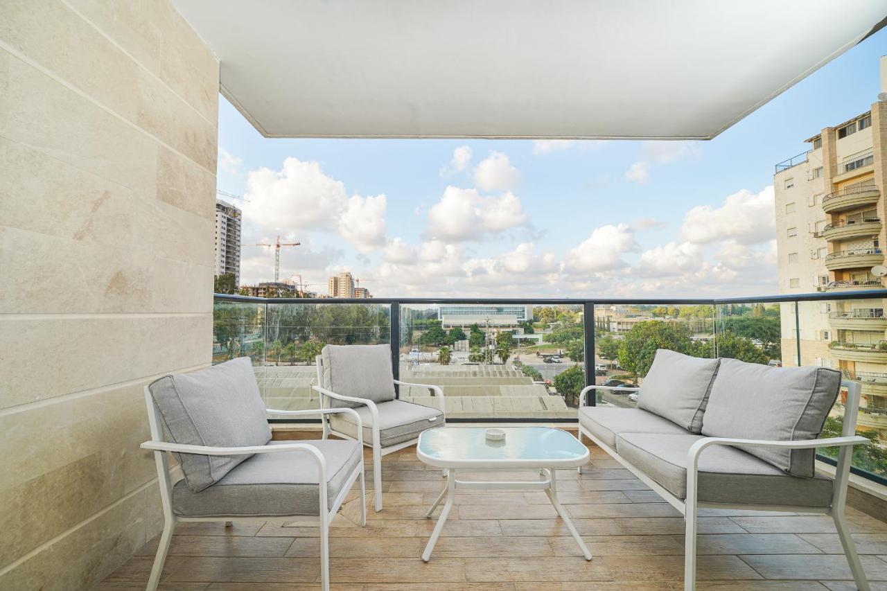 Maorissimo Tower Apartment อักโก ภายนอก รูปภาพ