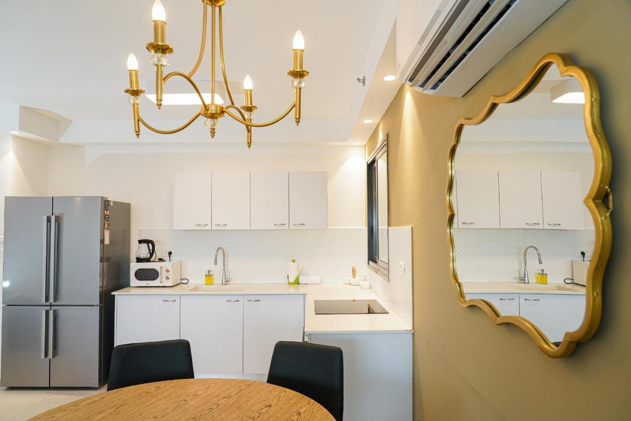 Maorissimo Tower Apartment อักโก ภายนอก รูปภาพ