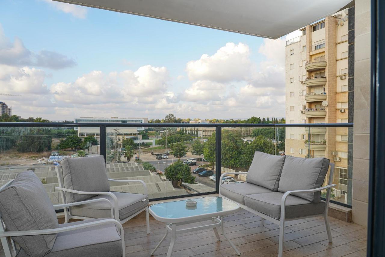 Maorissimo Tower Apartment อักโก ภายนอก รูปภาพ